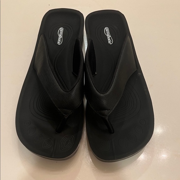 Comfortable Black Flip Flops - Picture 1 of 6
